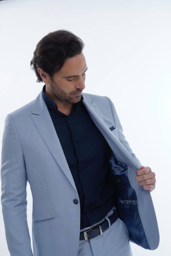 Costume sur mesure - 3 pièces bleu ciel – Image 4